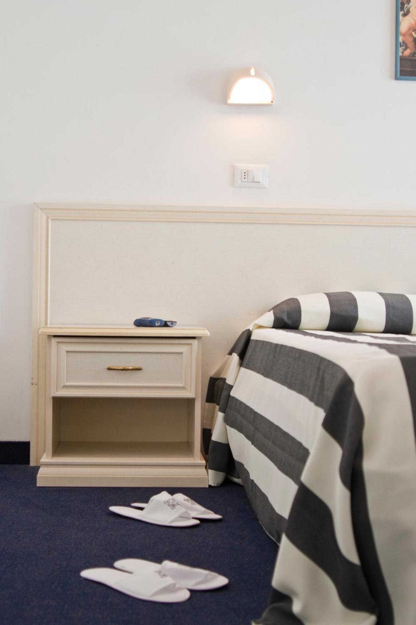 Aparthotel Divina 3*