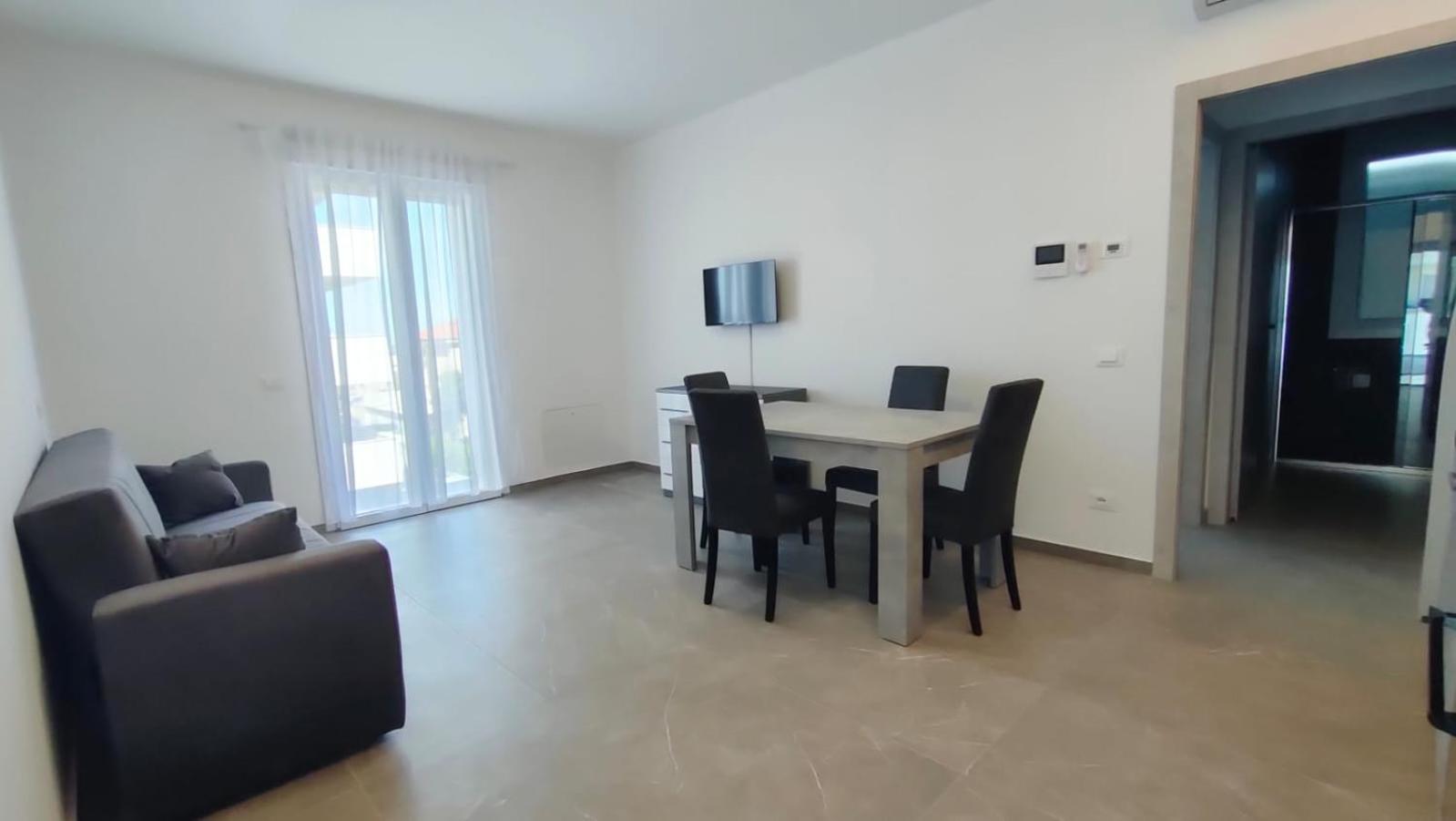 Apartment Borghesi Fronte Mare