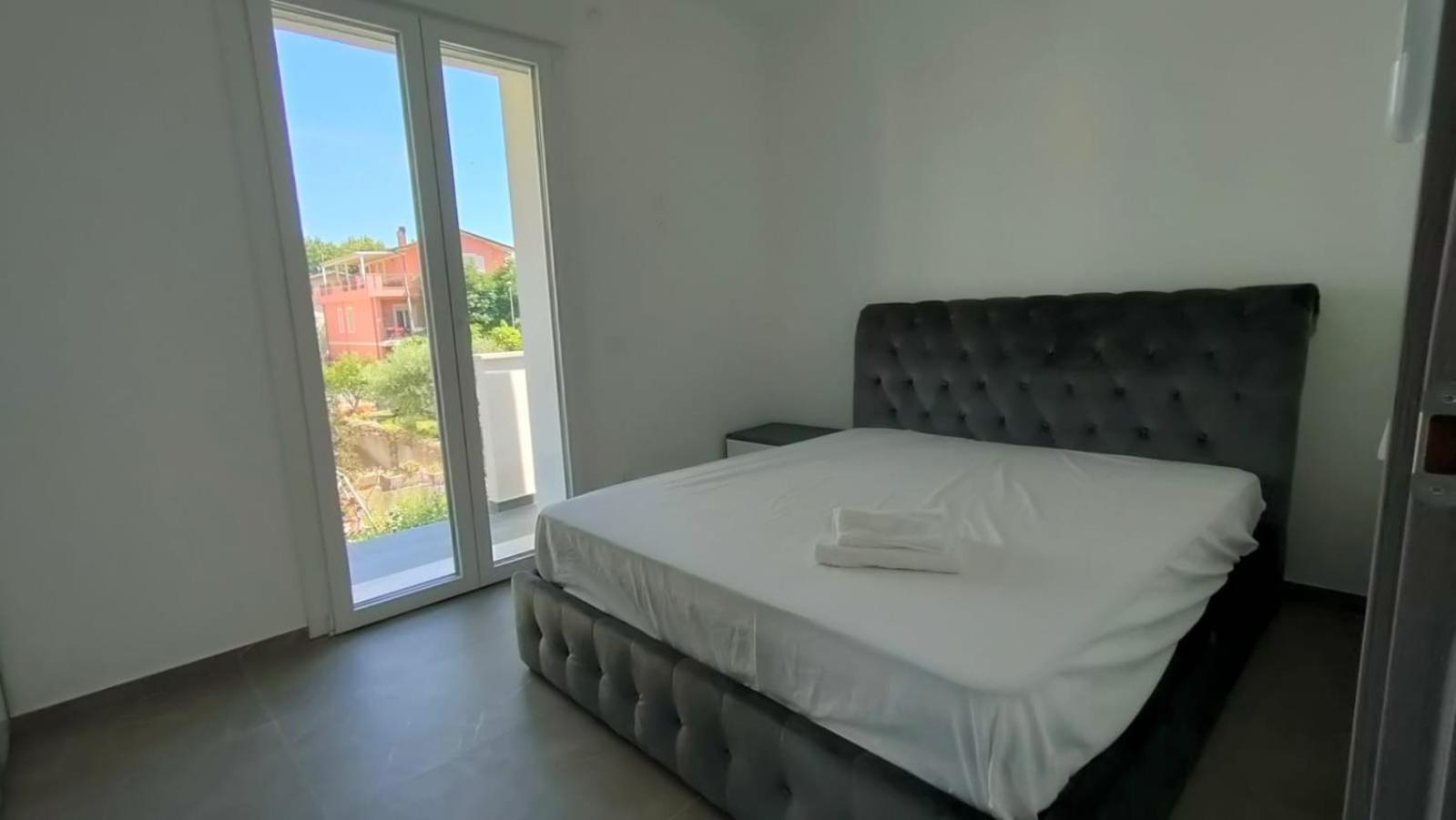 Apartment Borghesi Fronte Mare