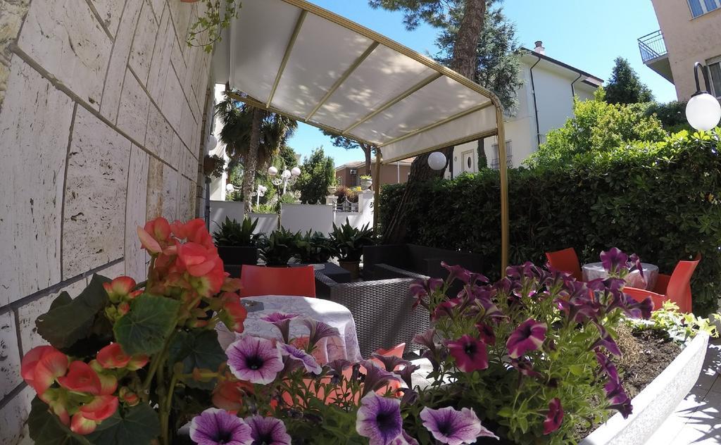 Ausonia Hotel