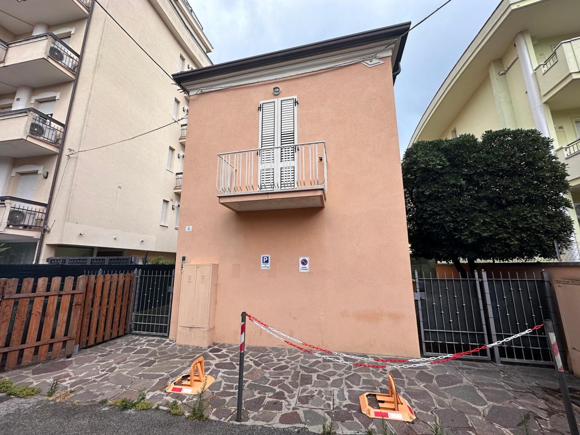 App 200m Dal Mare - Il Lupo Affitta Apartment