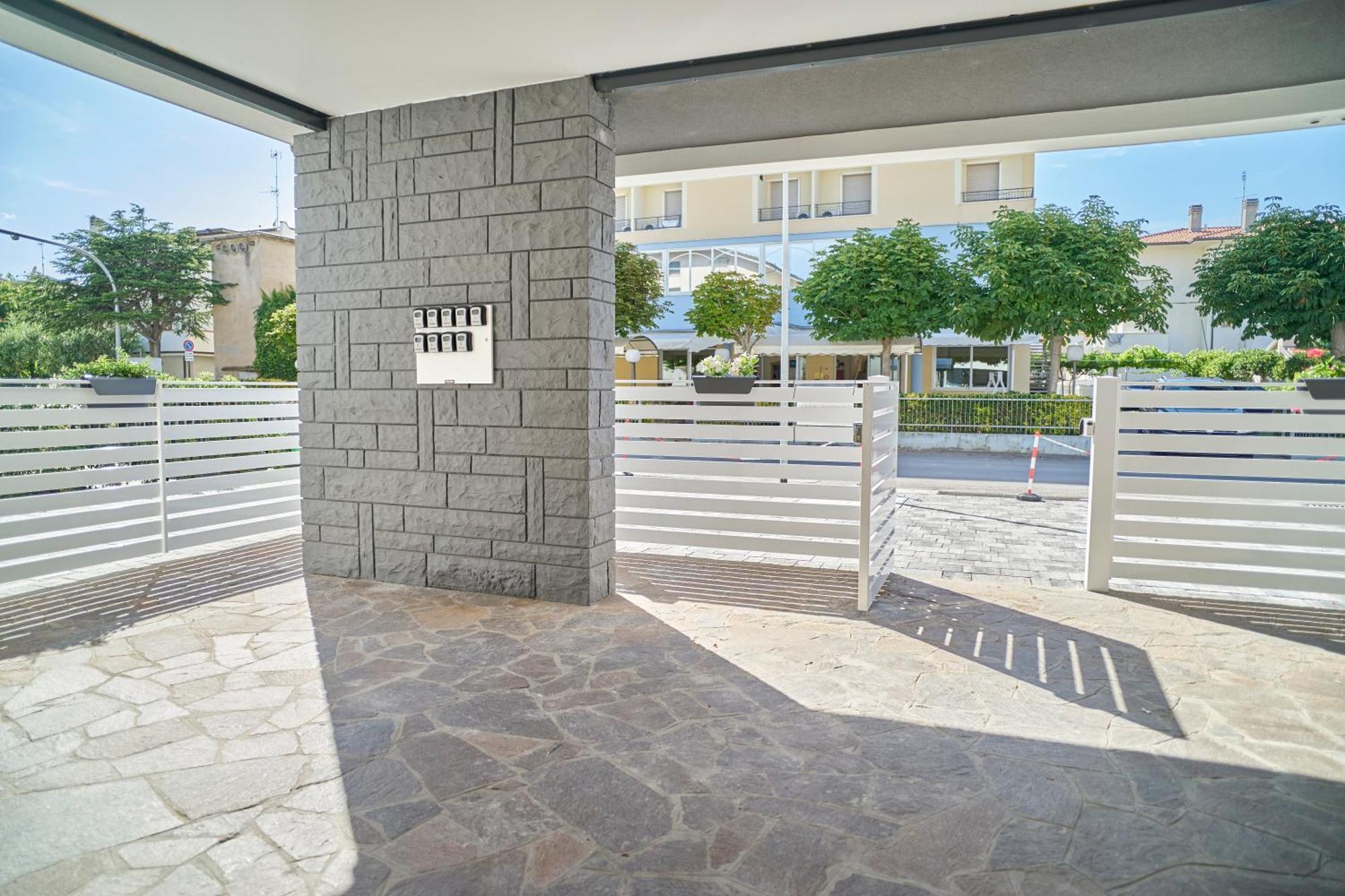 Apartment Borghesi Fronte Mare *
