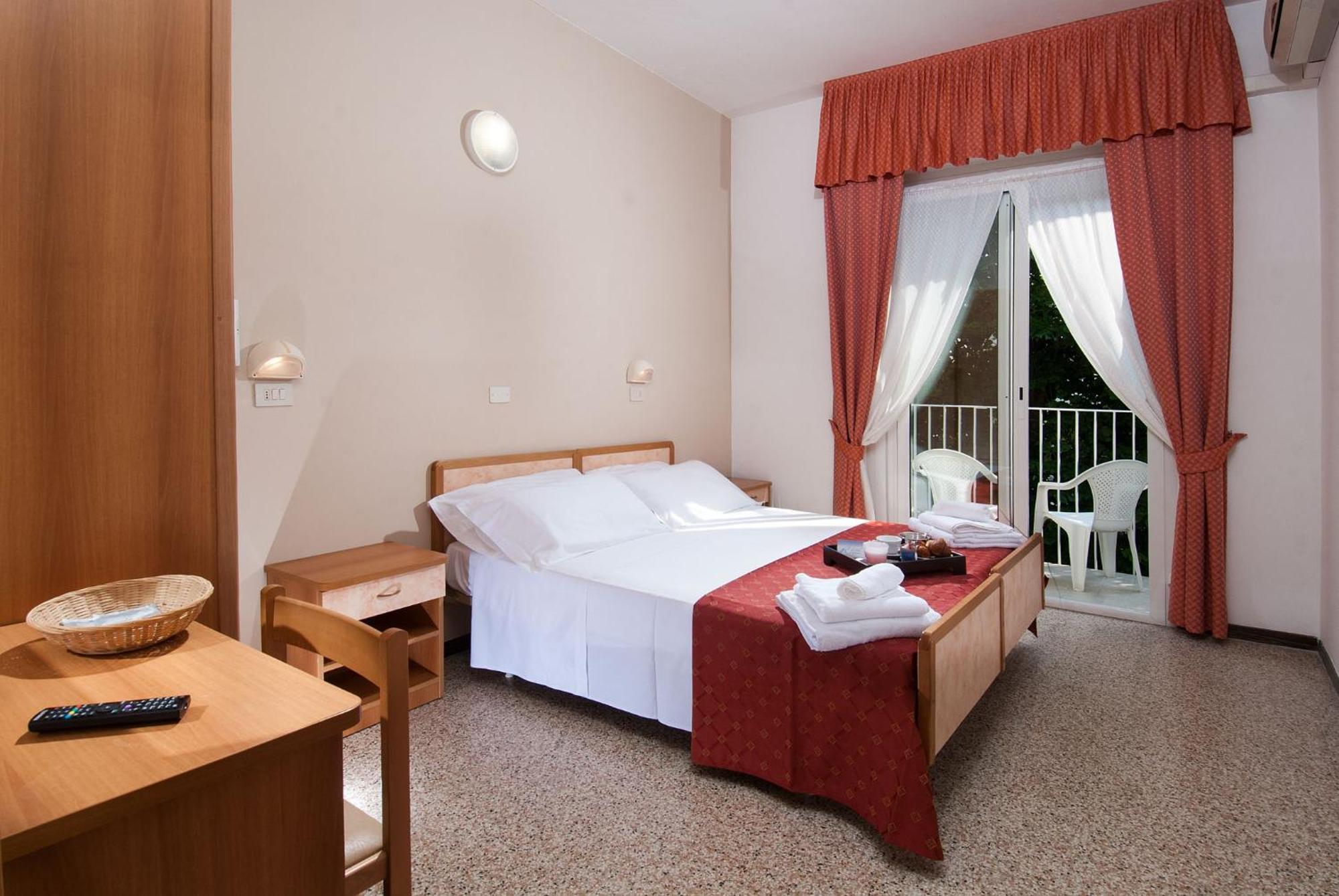 Ricci Hotel 2*