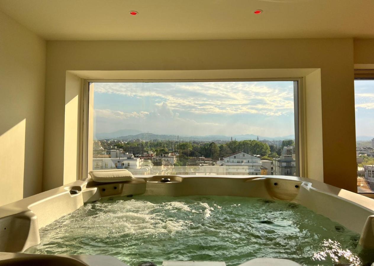 National Hotel 4*