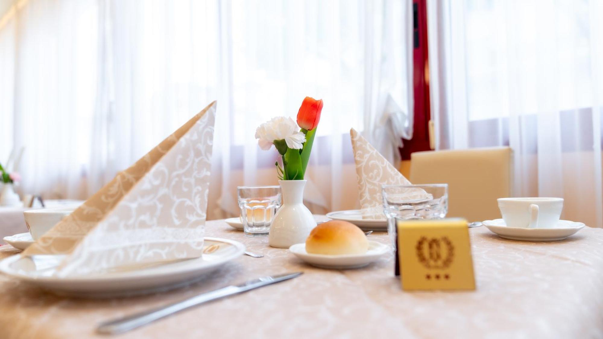 Nobel Hotel 3*