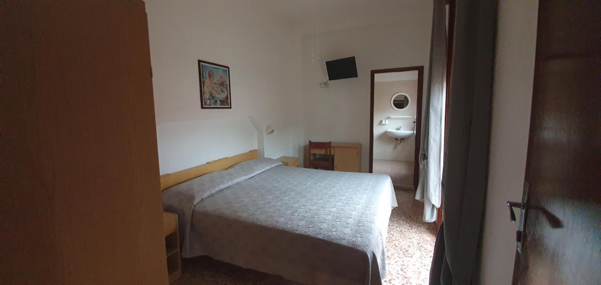 Eleonora Hotel