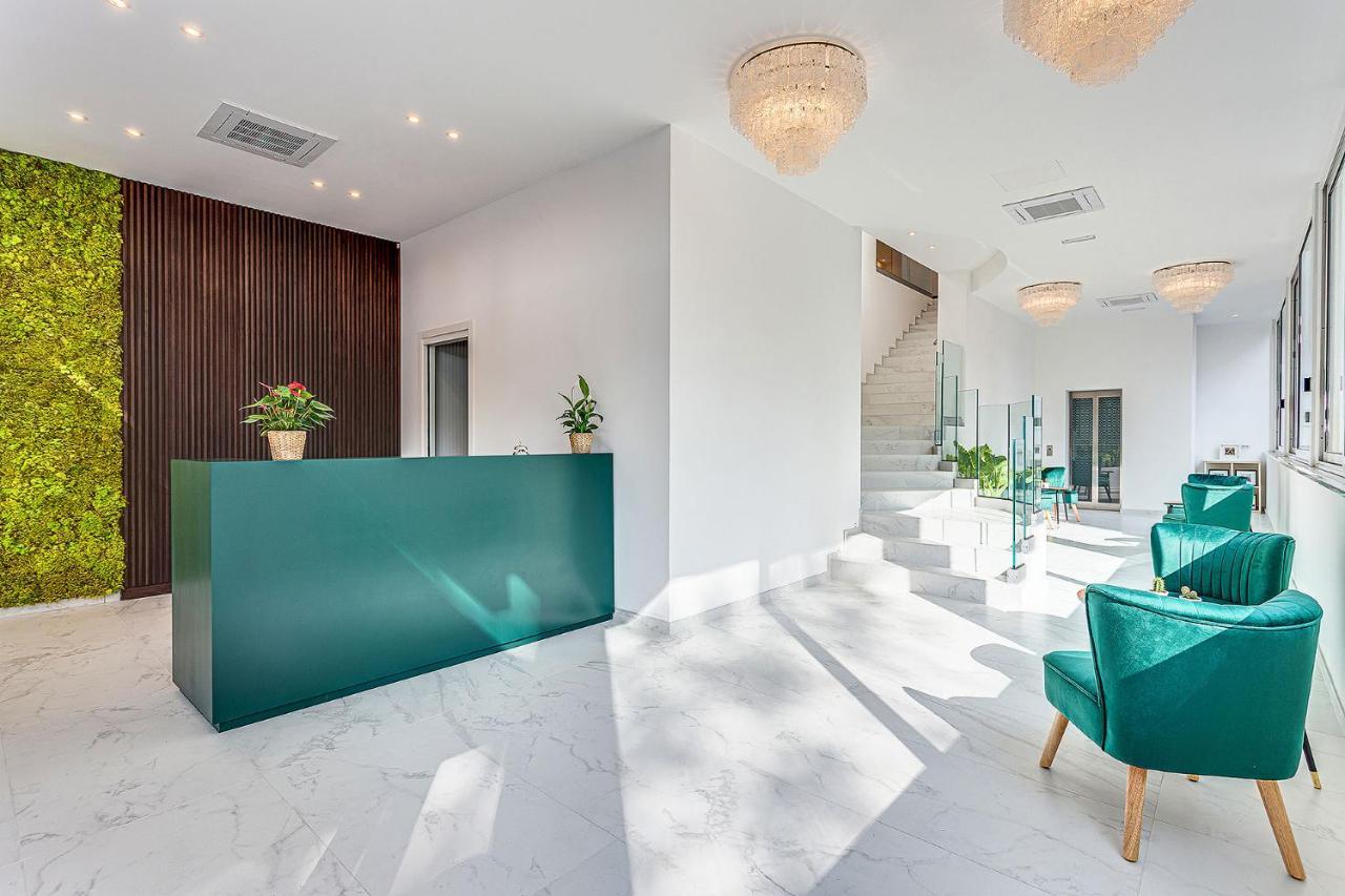 Anversa - Adults Only 16