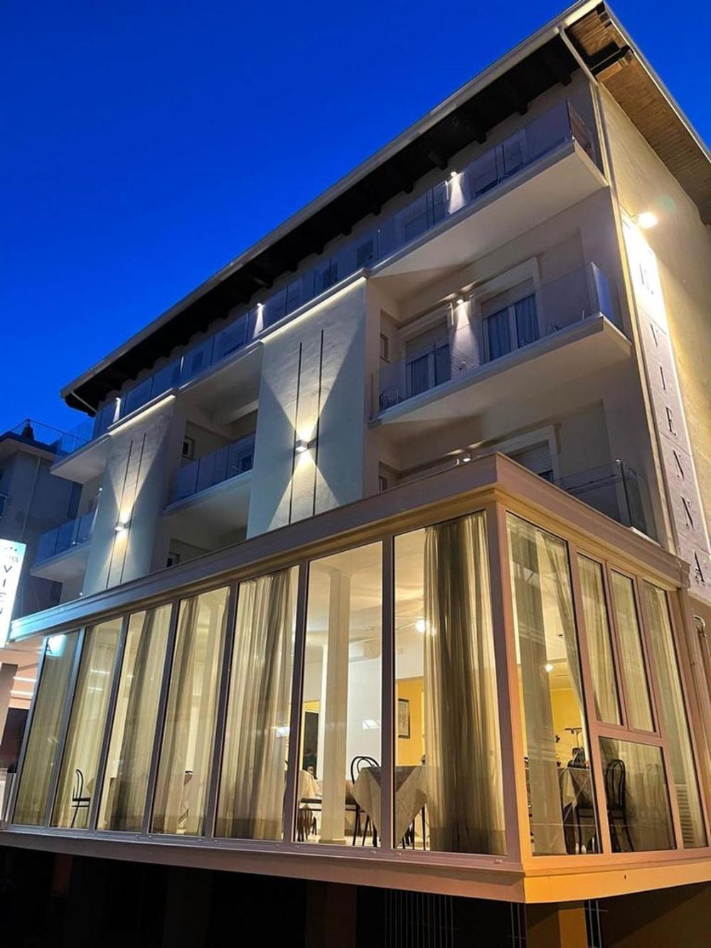Hotel Vienna Rivazzurra 3*