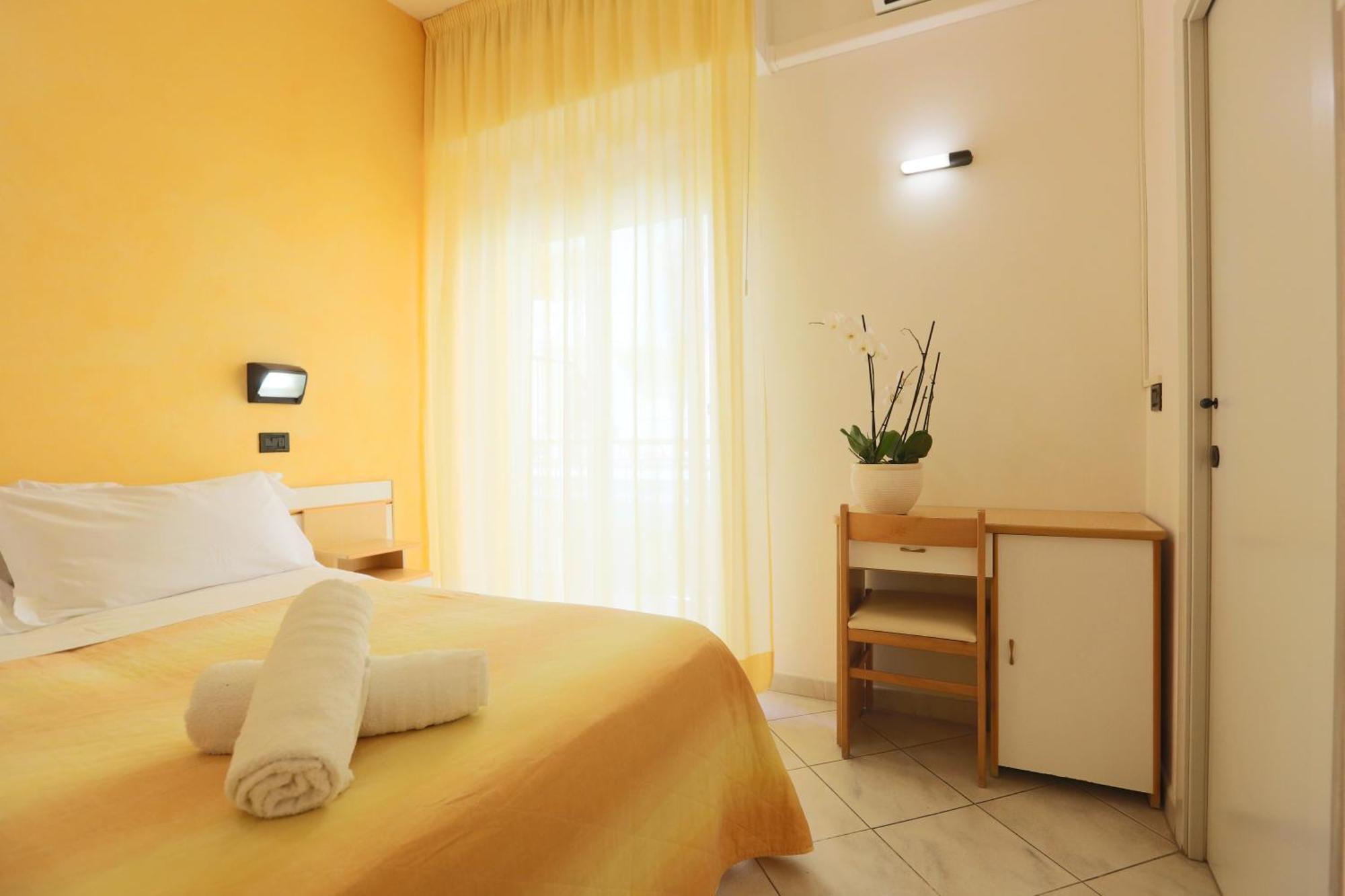 De La Hotel 3*