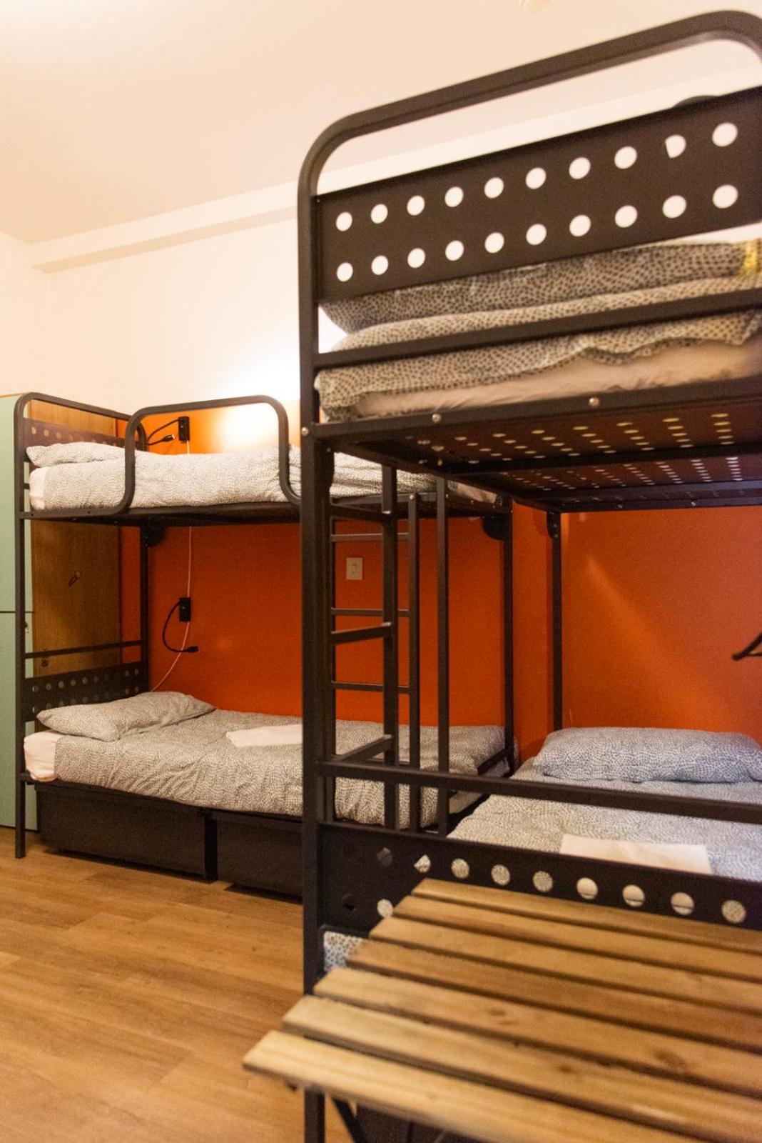 Sunflower Backpacker & Bar Ostello
