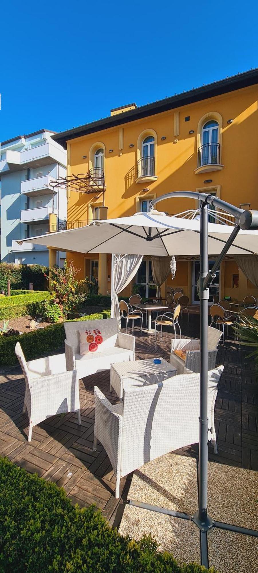 Alibi Hotel 3*