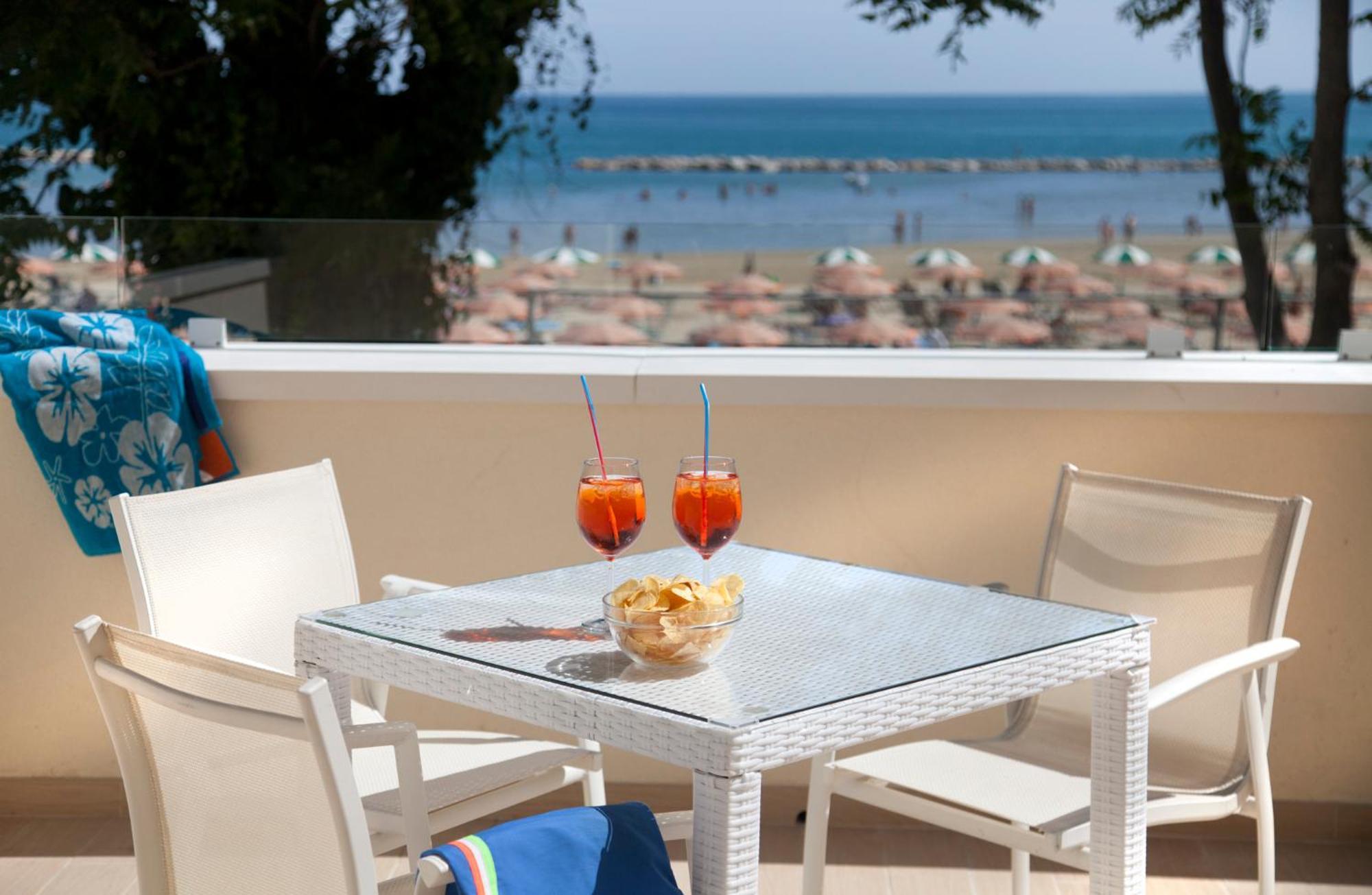 Marina Beach Suite Hotel