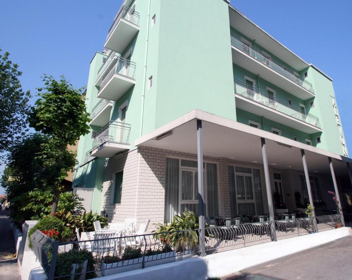 Alevon Hotel