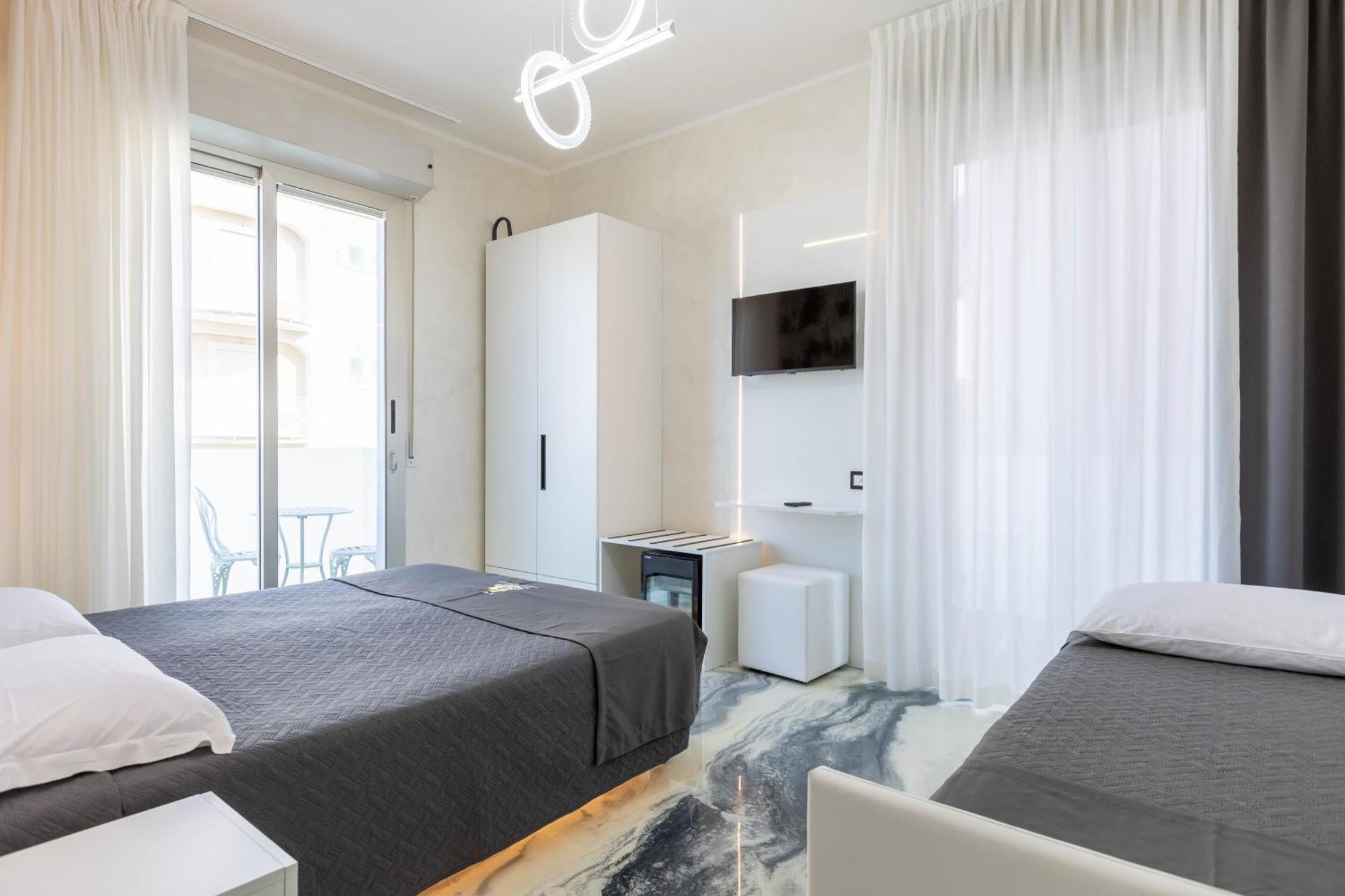 La Tour Palace & Restaurant Hotel 3*
