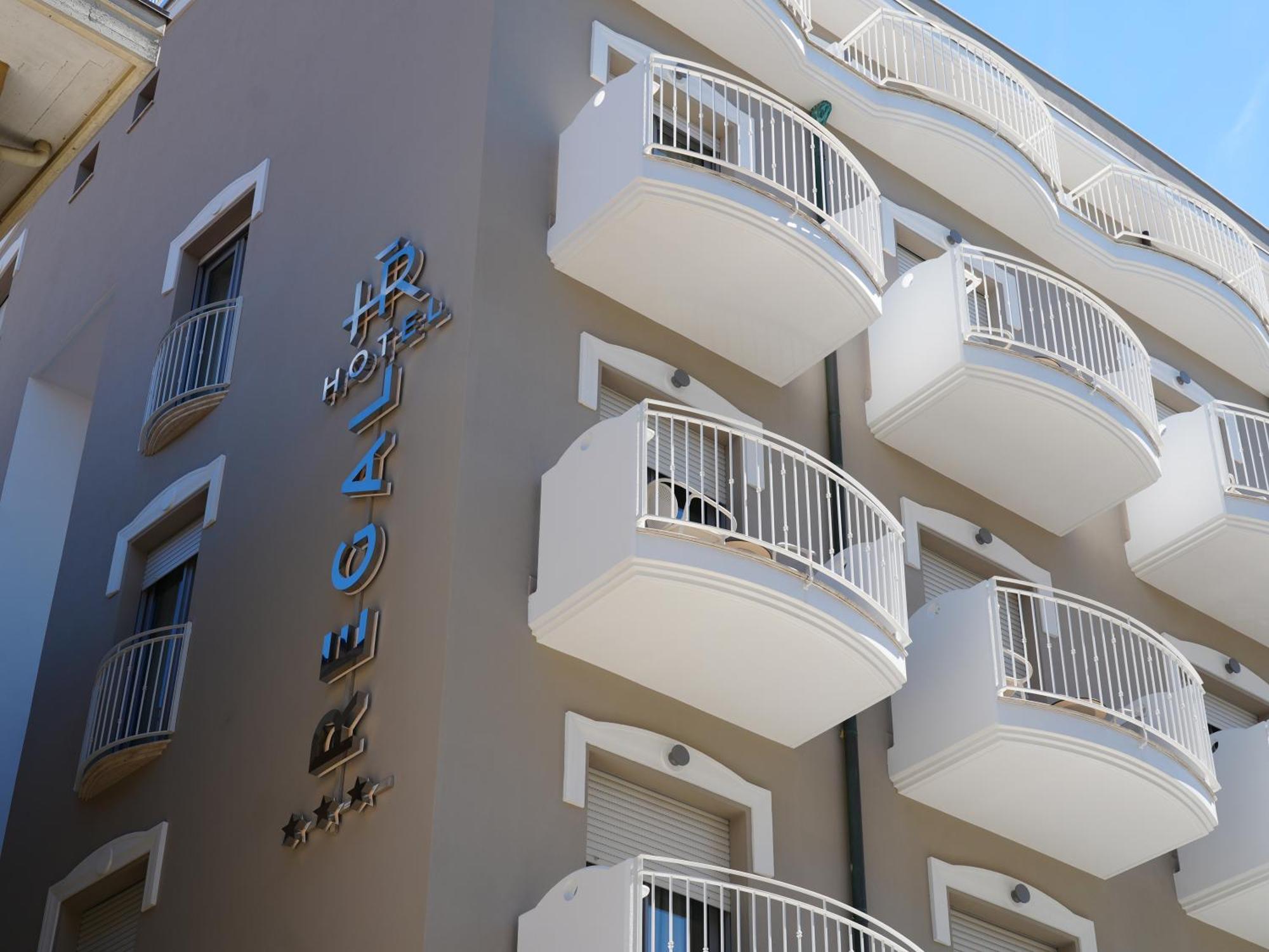 Regal Hotel 3*