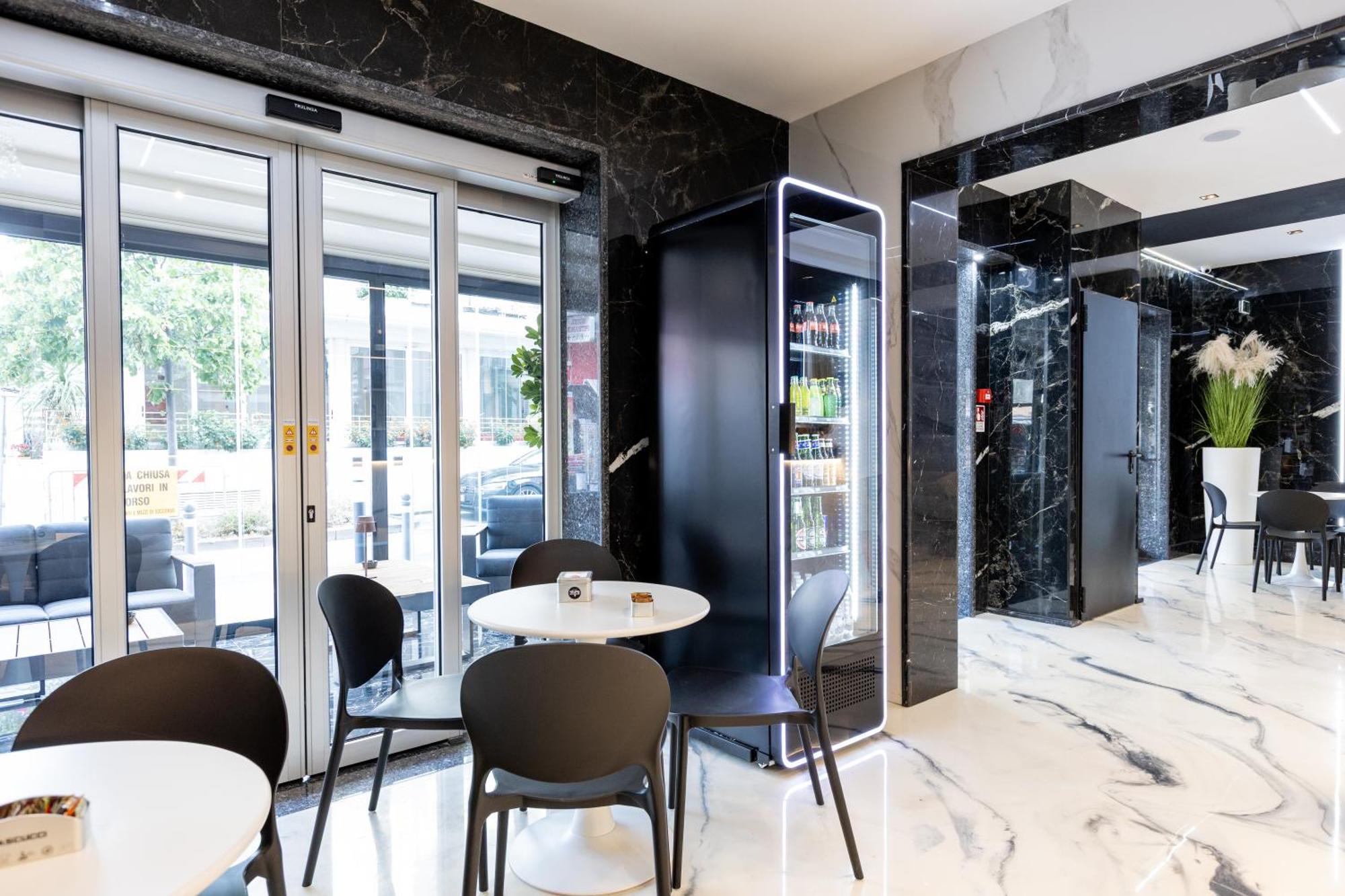 Hotel La Tour Palace & Restaurant 3*