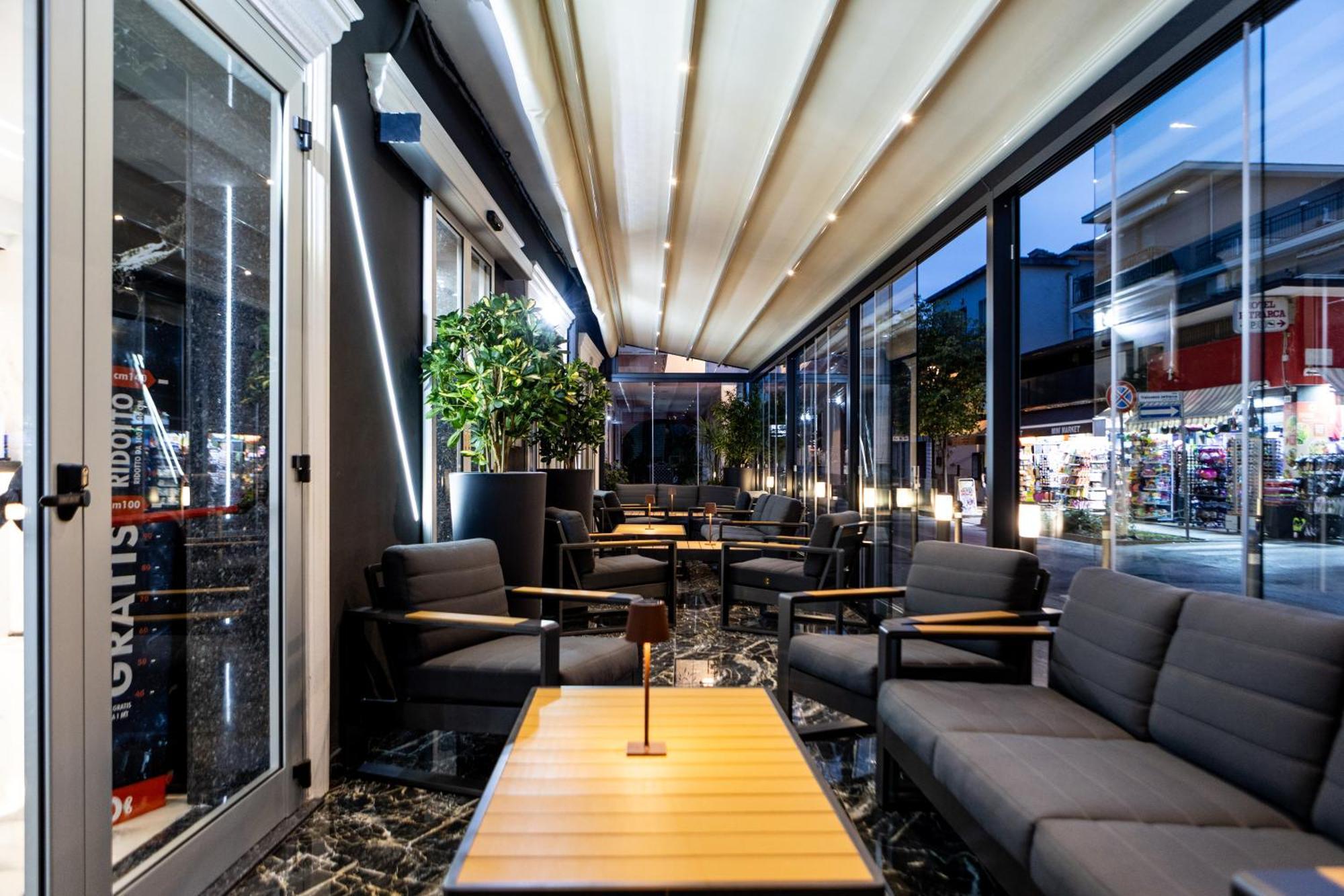 La Tour Palace & Restaurant 3*