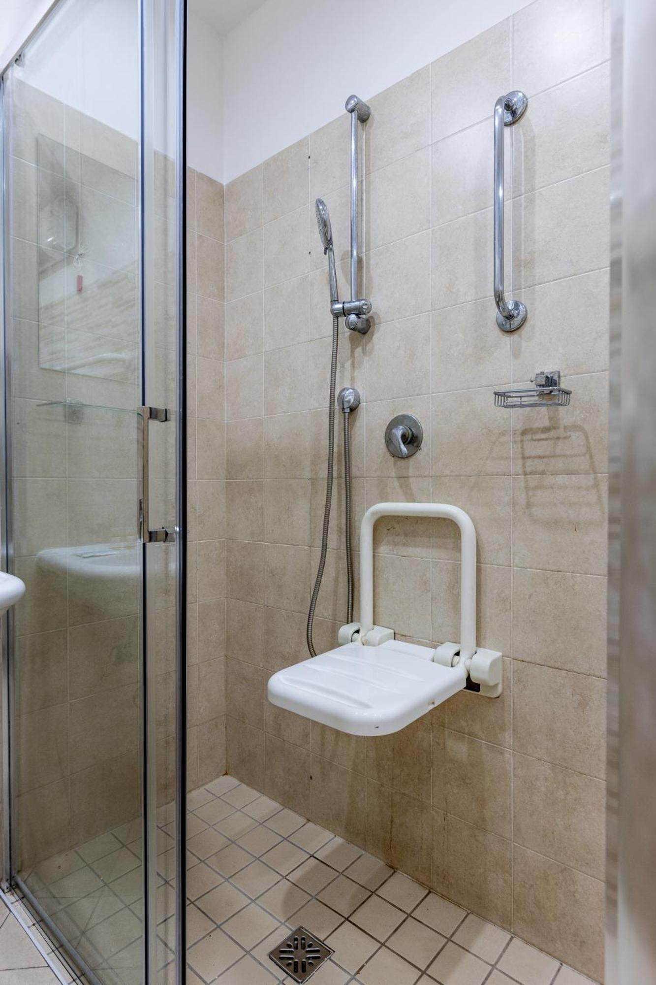 La Tour Palace & Restaurant Hotel 3*