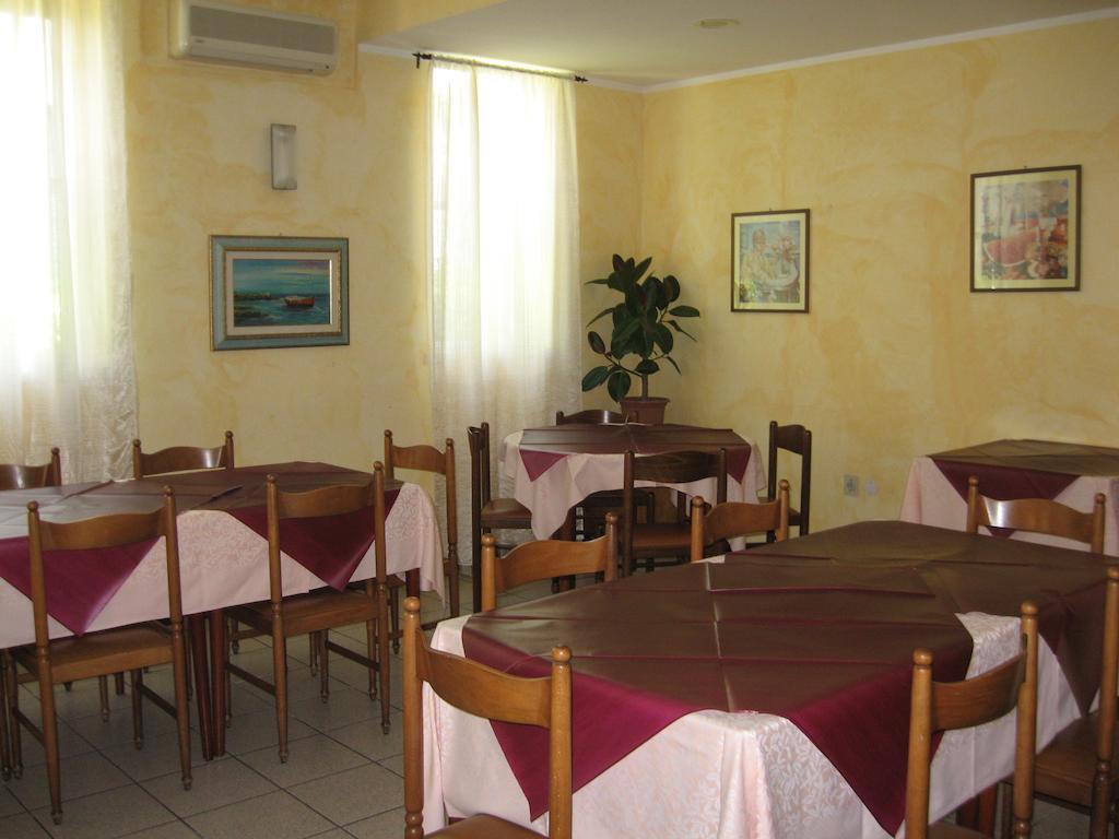 Eleonora Hotel