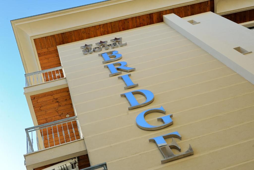 Bridge Hotel