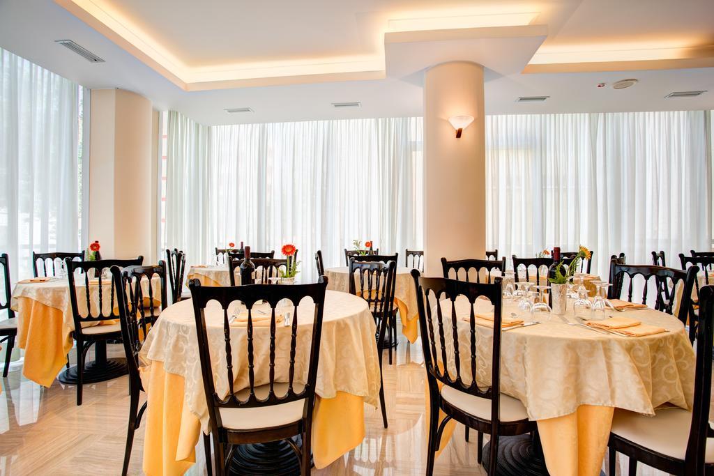 Hotel Oregon Rimini