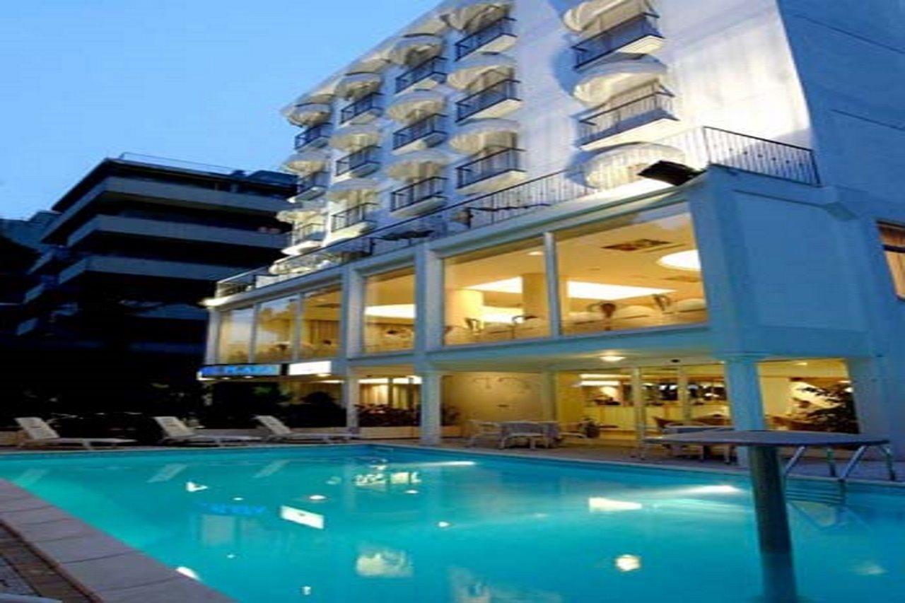 Hotel Royal Plaza 4*