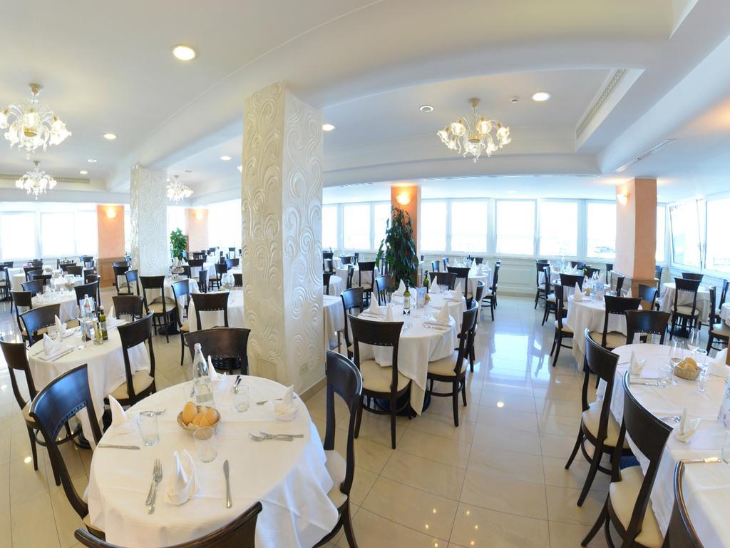 Ghirlandina Hotel