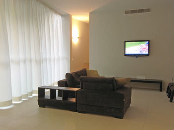 Delfina Aparthotel