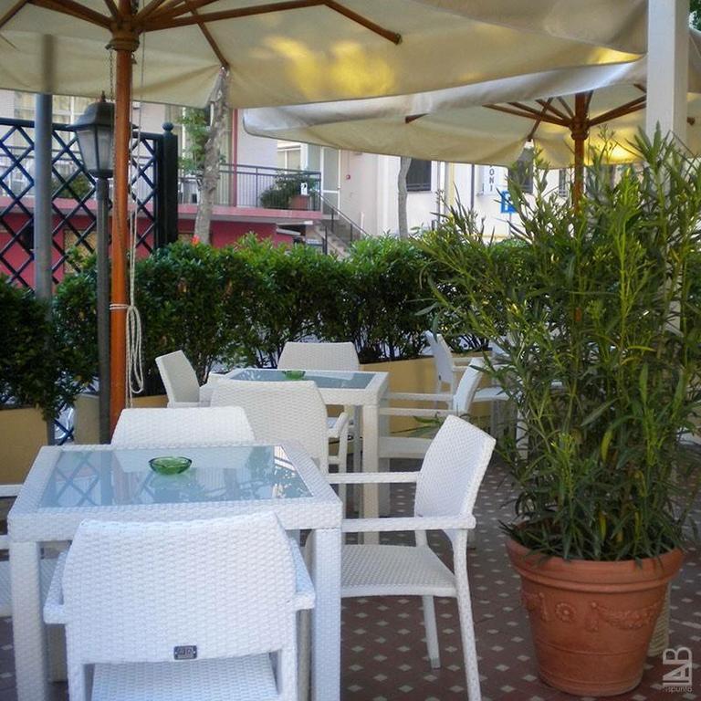 Hotel Nova Dhely 3*