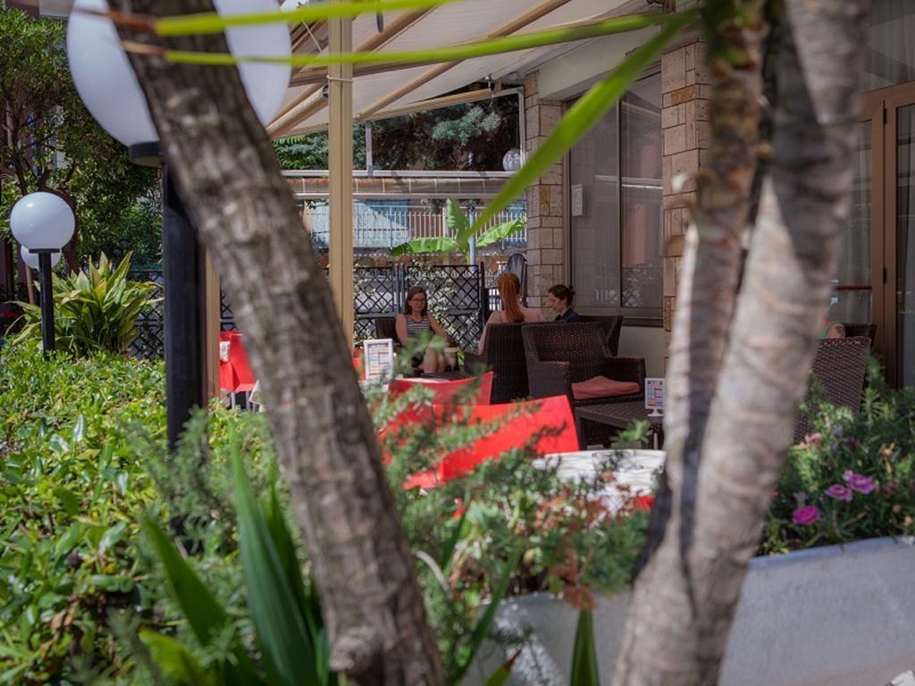 Ausonia Hotel 3*