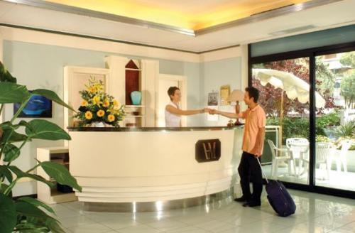 Hotel Hotel Milano Ile De France 3*
