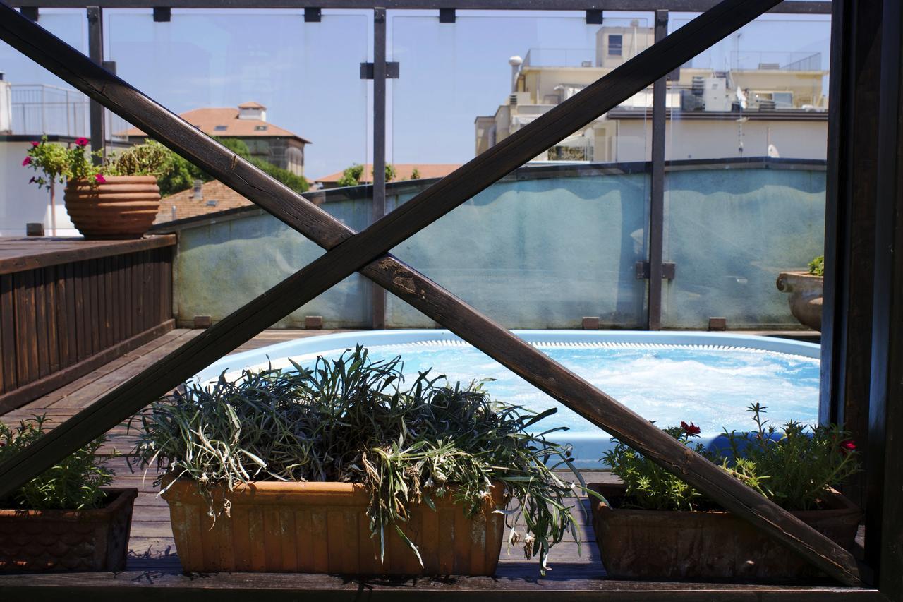 Hotel Charles Rimini