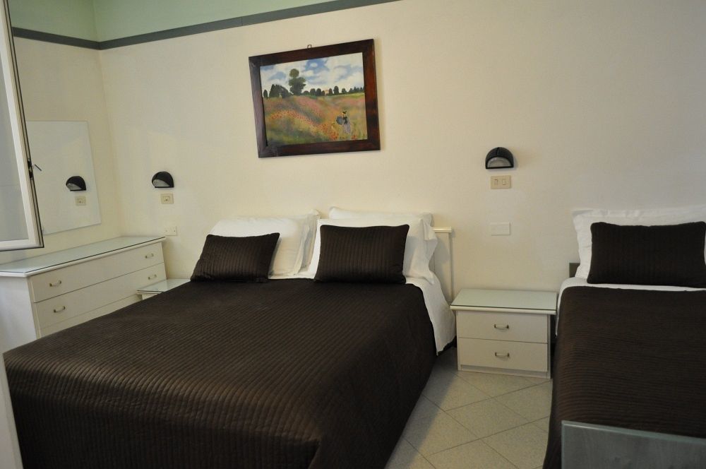Hotel Esedra 3*