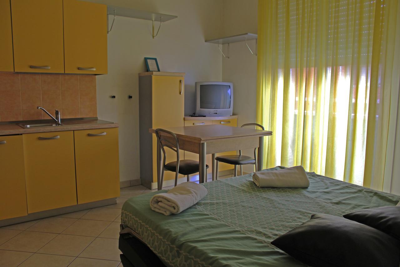 Aparthotel Paradise 3*