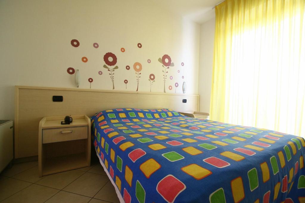 Paradise Aparthotel 3*