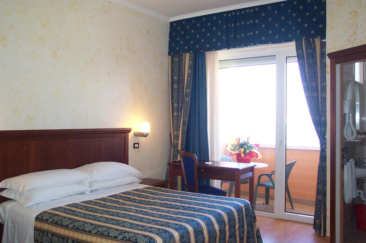 Alexander Hotel
