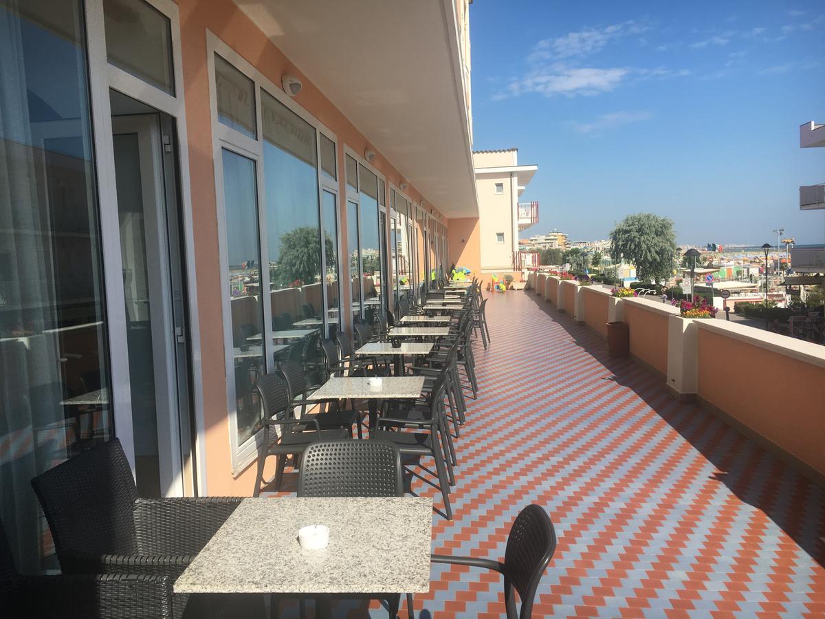 Alexander Hotel