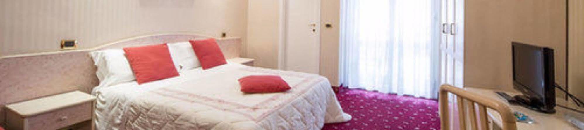 Hotel Royal Plaza 4*