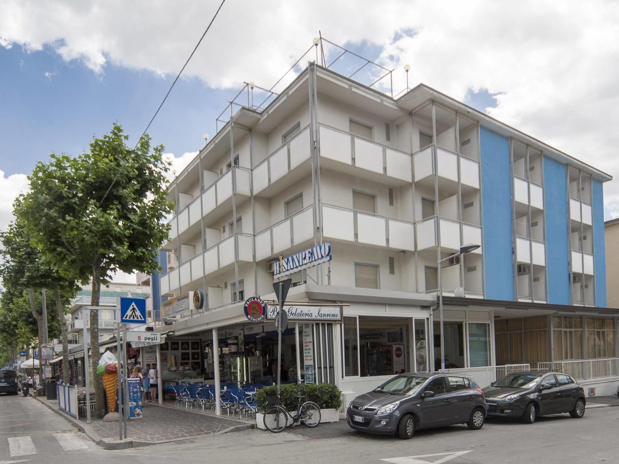 Hotel Sanremo 3*