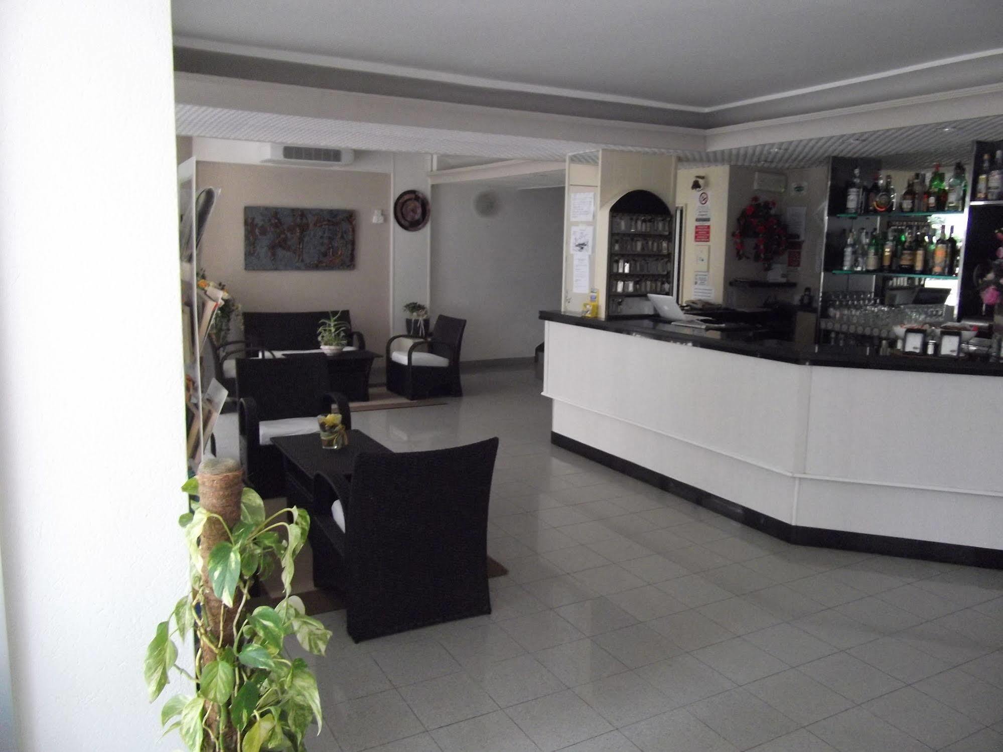 Senyor Hotel