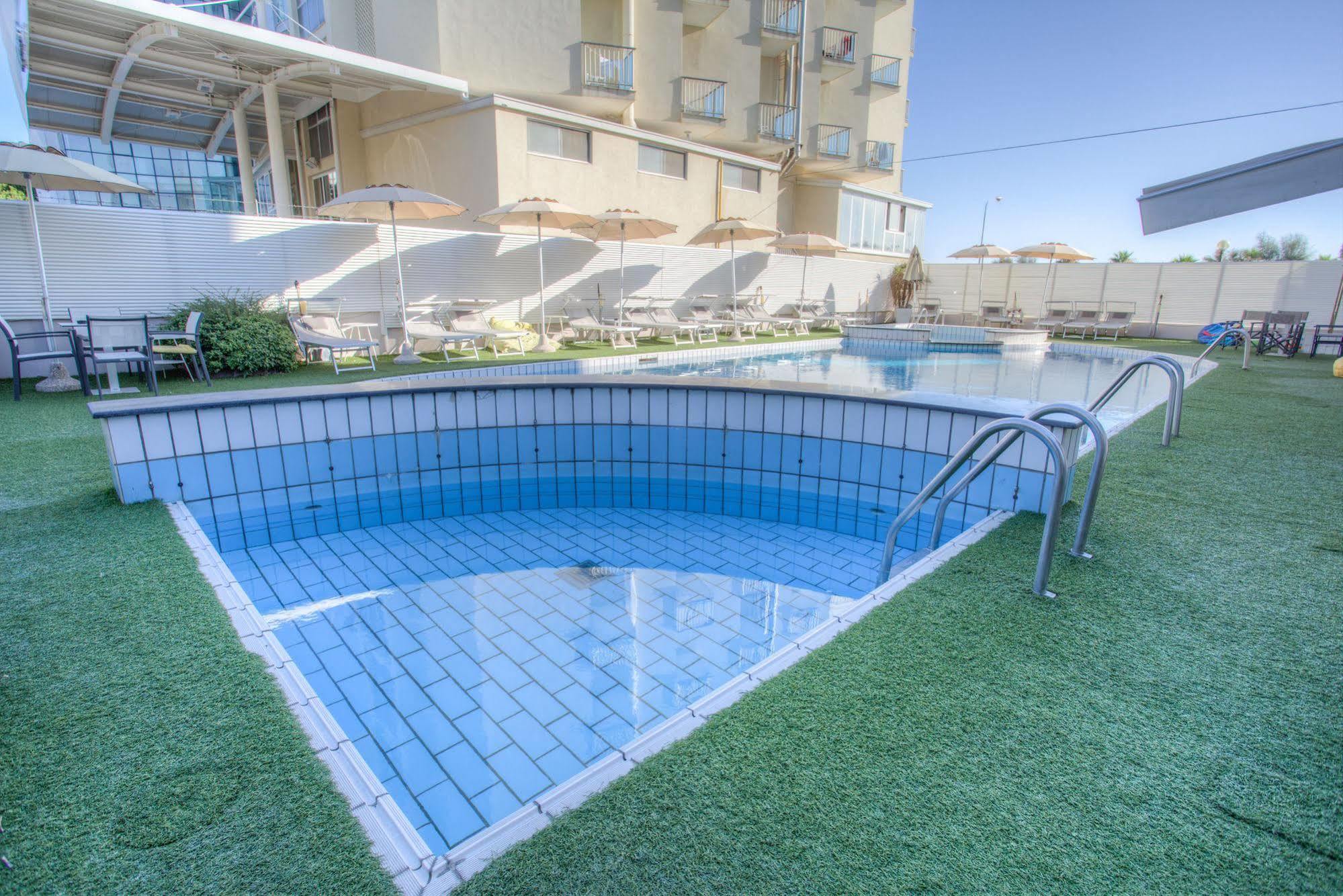 Ferretti 4* Rimini