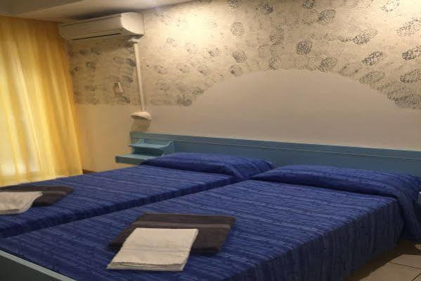 New Happy Hotel