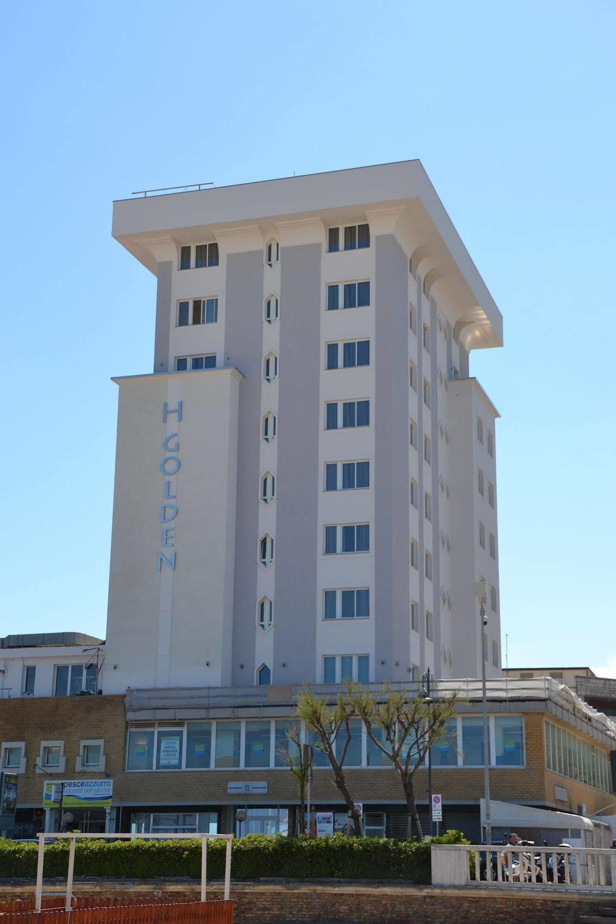Golden Hotel 3*
