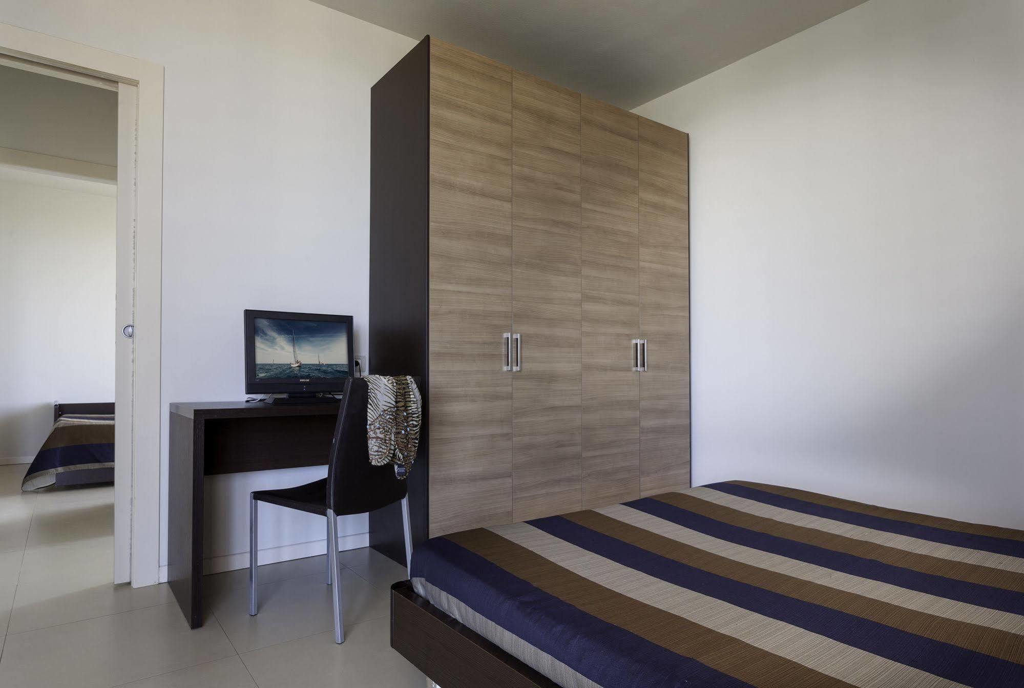 Aparthotel Delfina Rimini