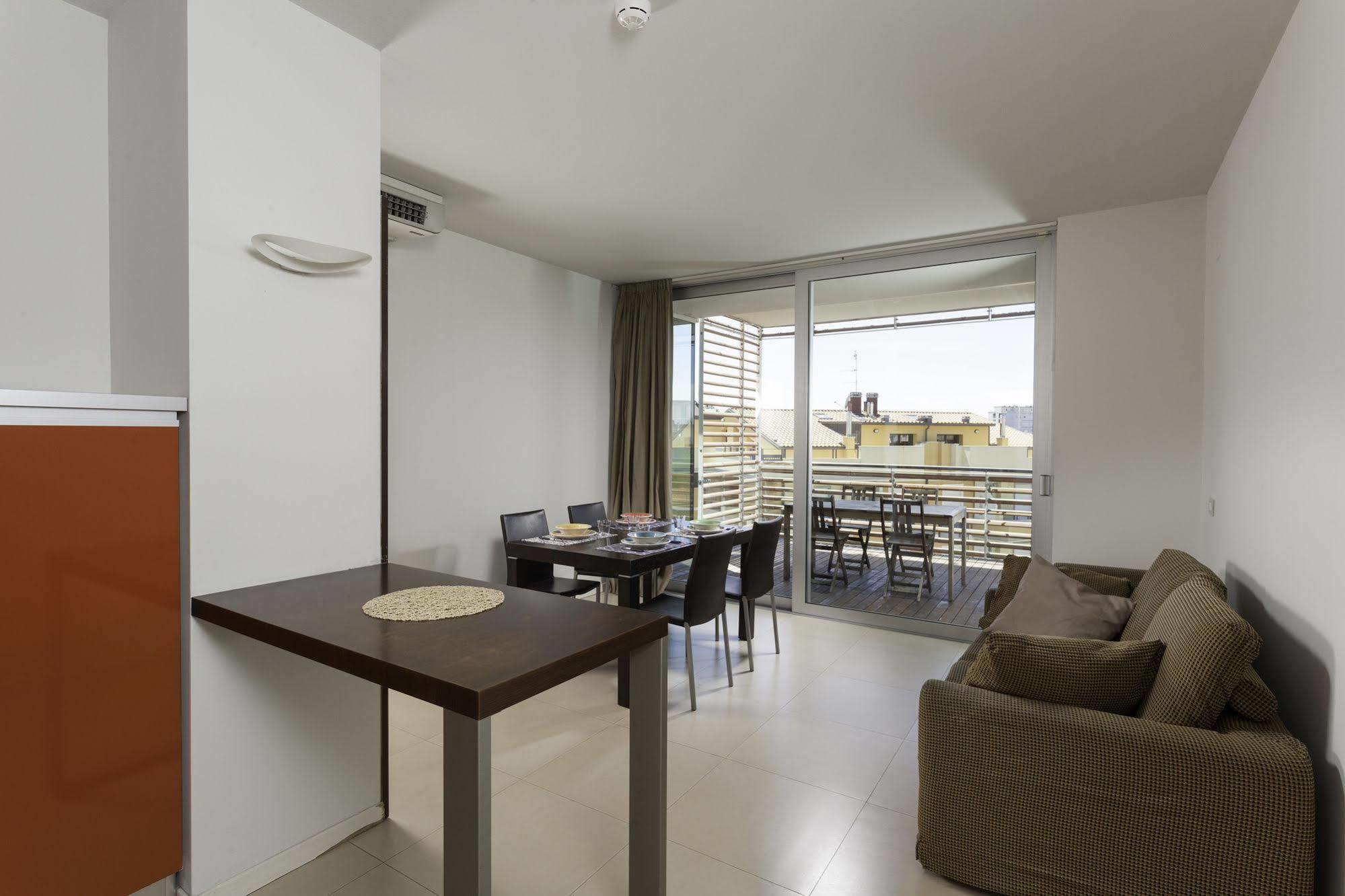 Aparthotel Delfina 3*