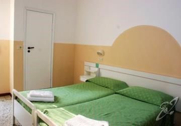 New Happy Hotel