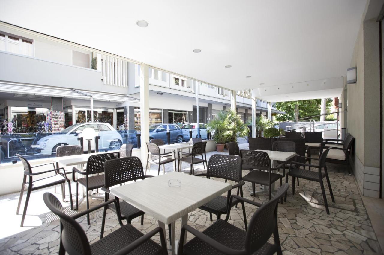 Rex Hotel