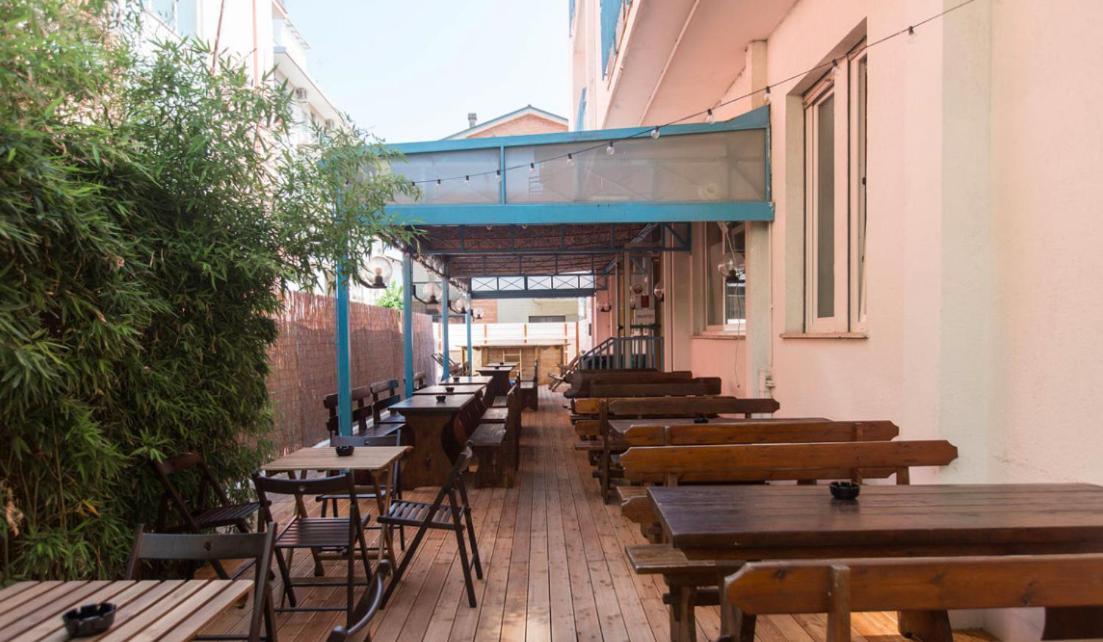 Ostello Sunflower Backpacker & Bar *
