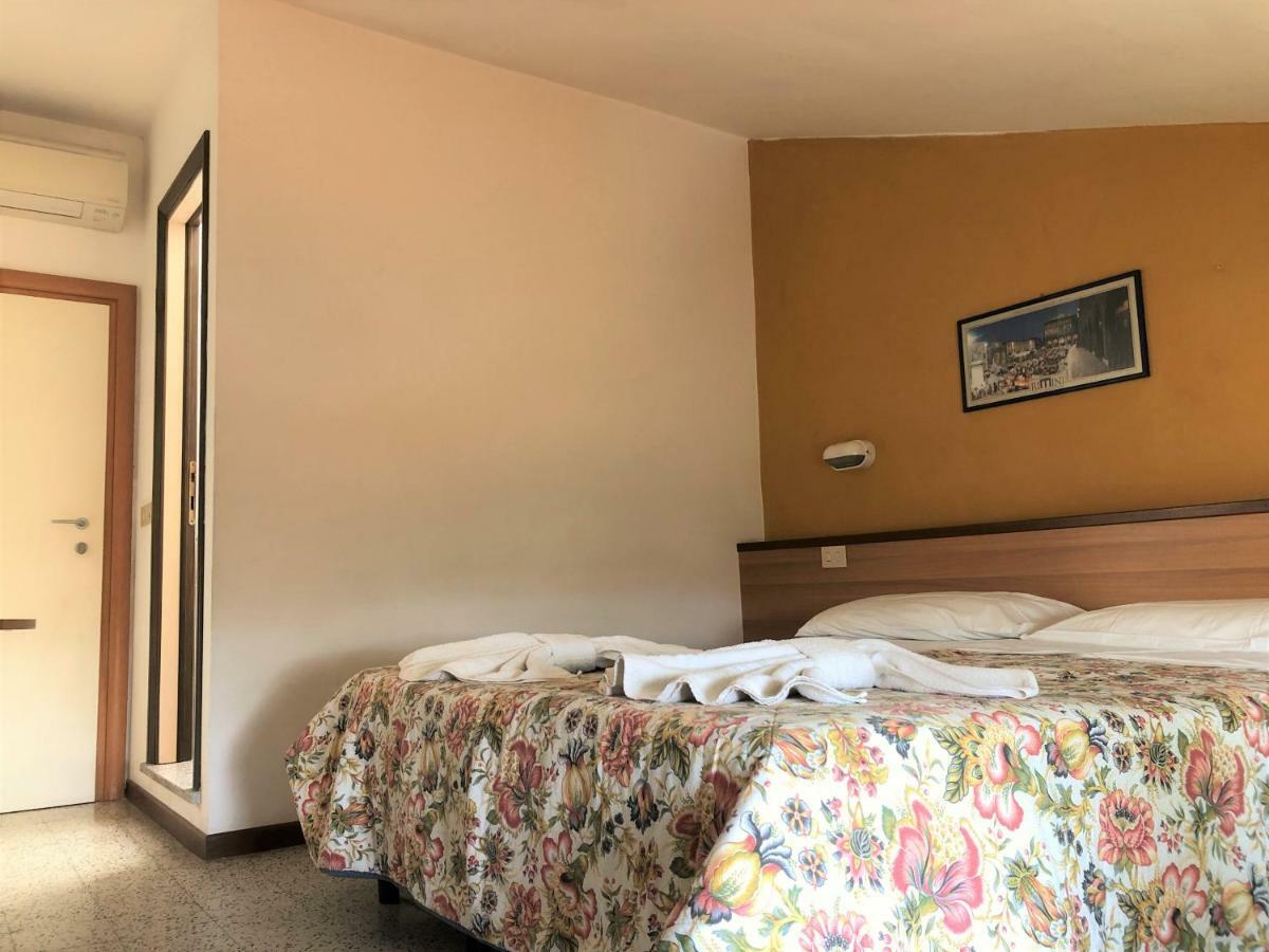 Edy Hotel 2*