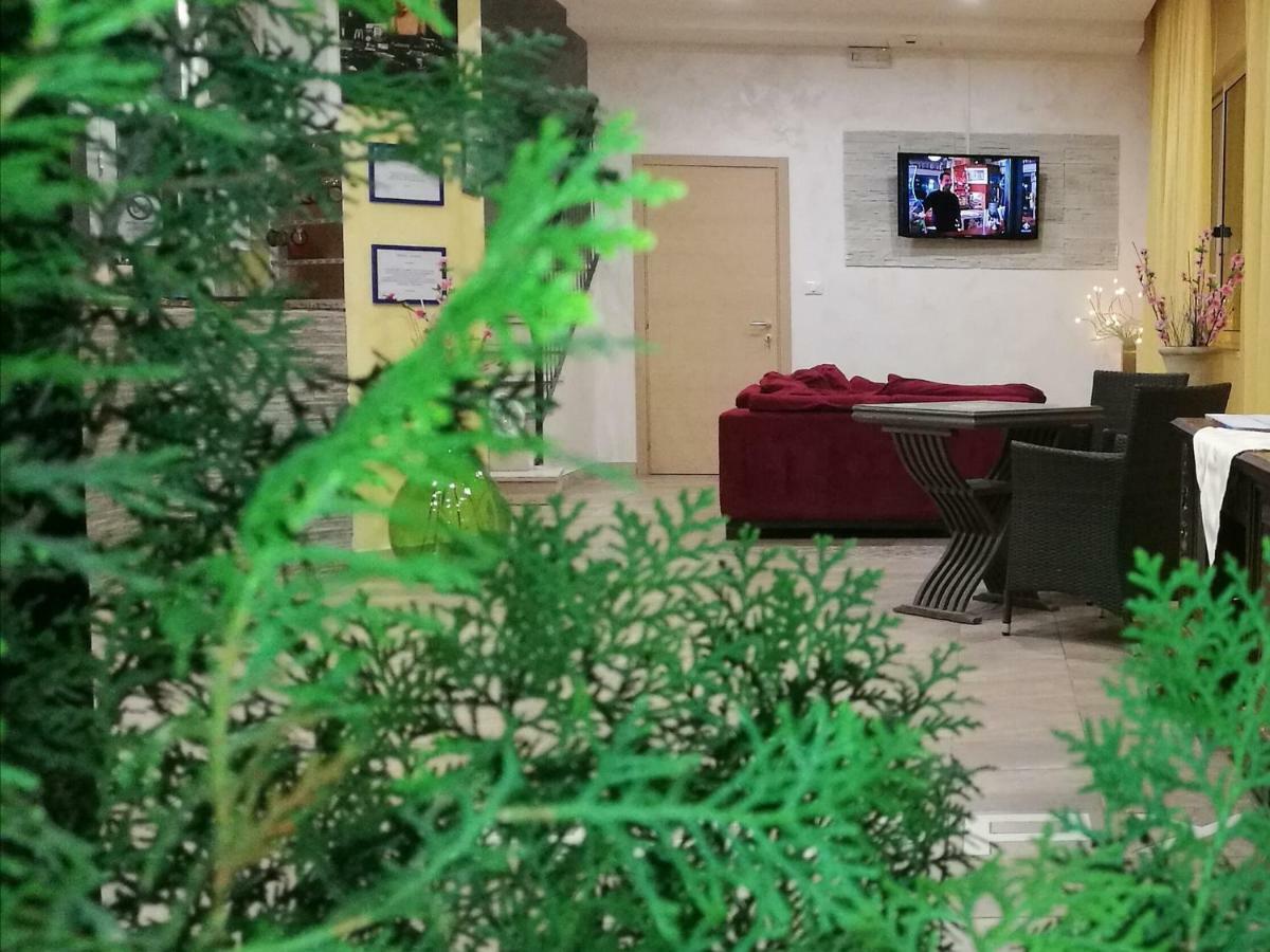 Hotel New Happy